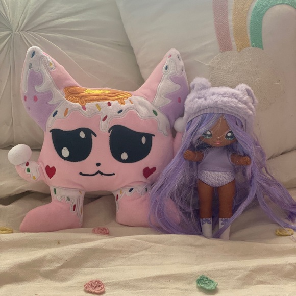 LONDON ROCK PANCAKEY PLUSHIE TOY - Picture 3 of 4